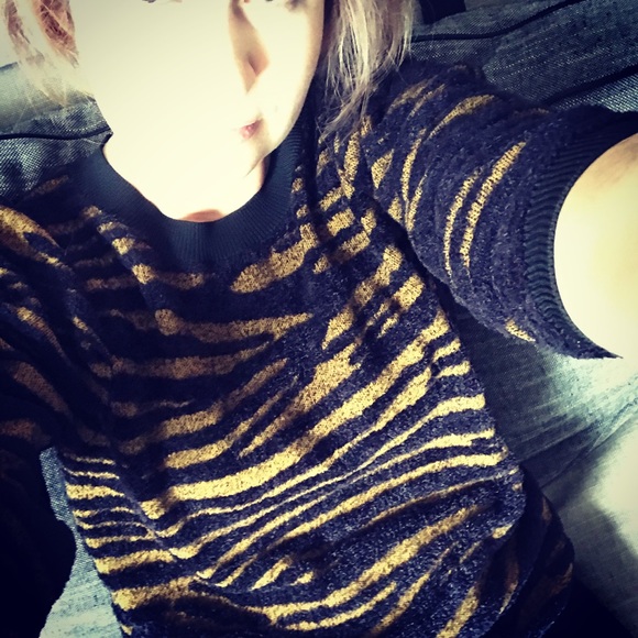 Meet your Posher, Lacy - Picture 3 of 6